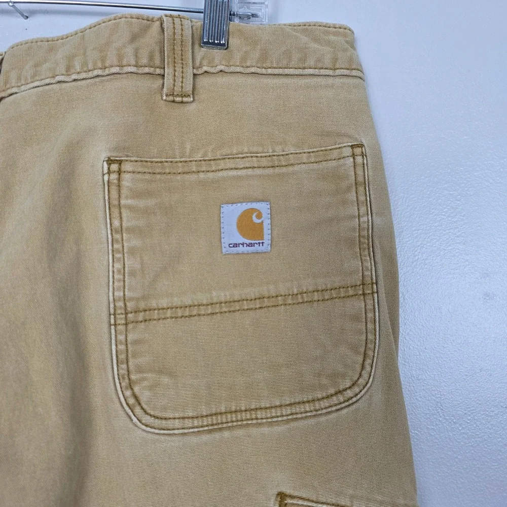 Carhartt measures 40x30